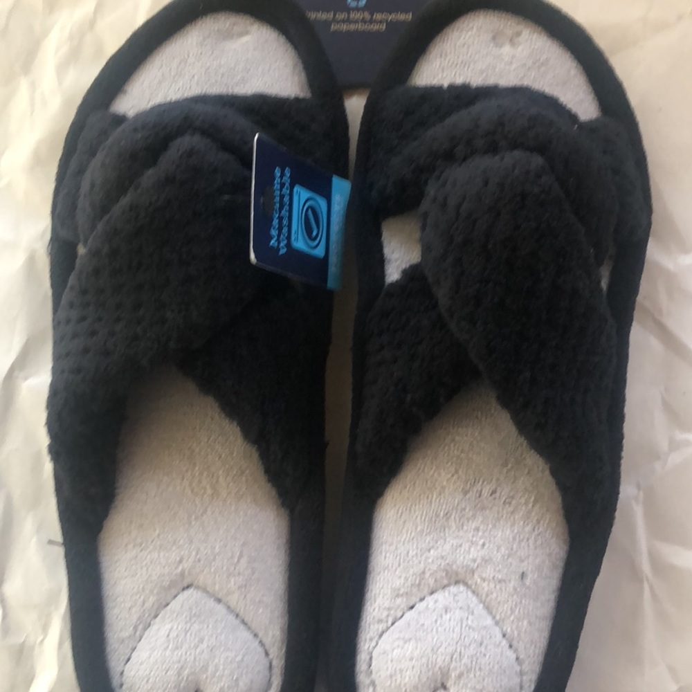 Isotoner Womens Popcorn ECO Microterry Slippers Memory Foam